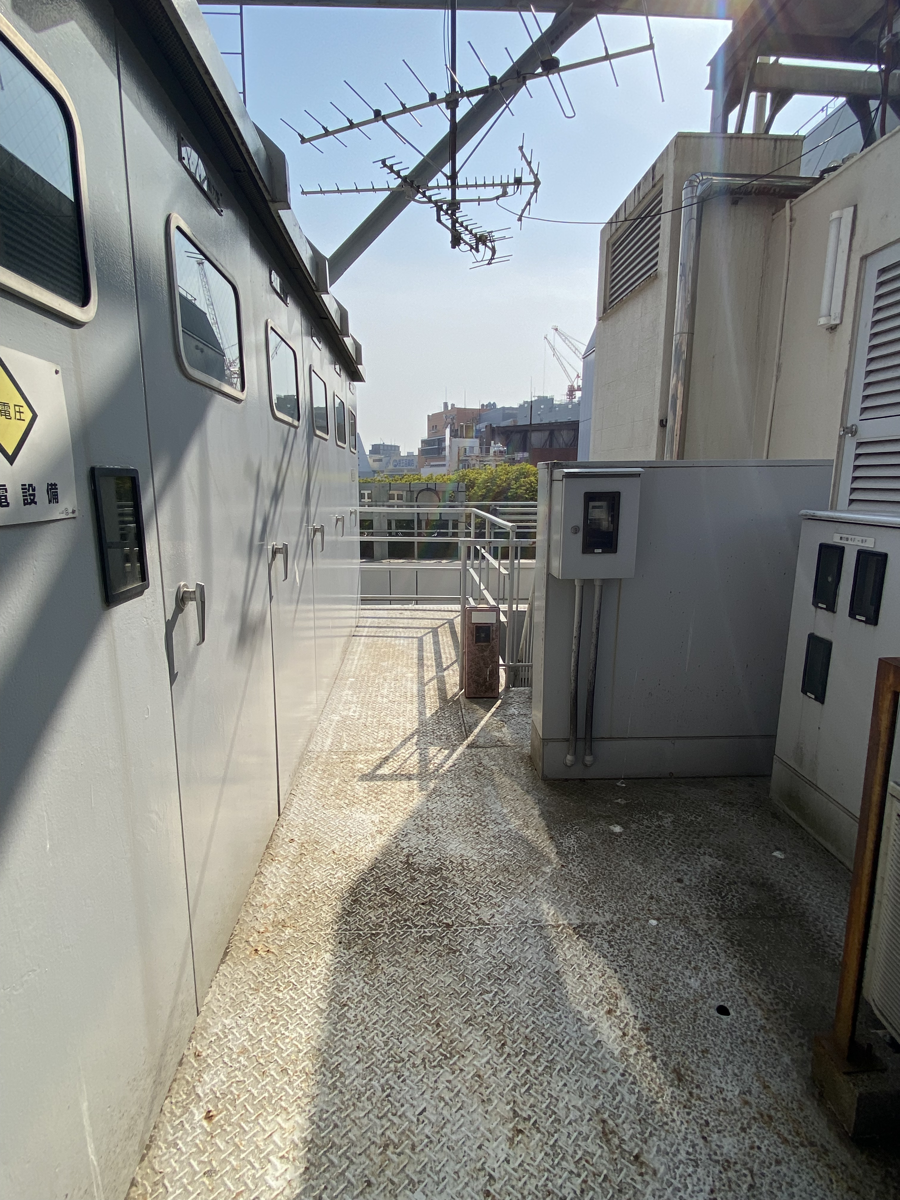 テナントビル屋上 Before